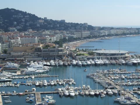 Couvreur Cannes